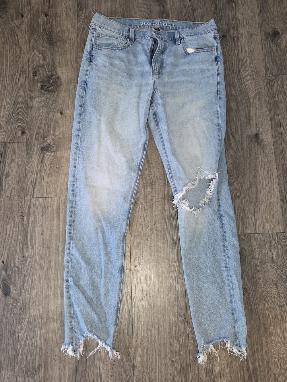 American Eagle Outfitters Light Blue Distressed Women's Jeans